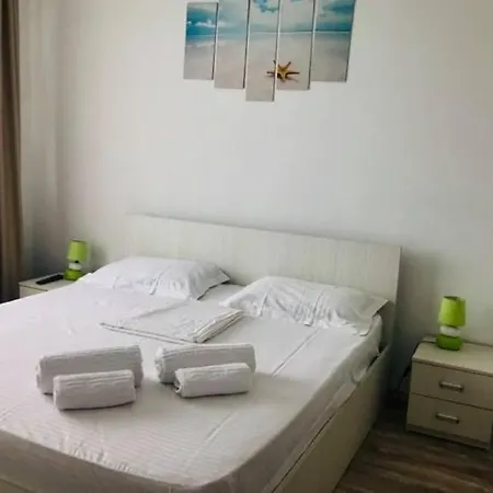 Belle Sea View Summerland Apartament *